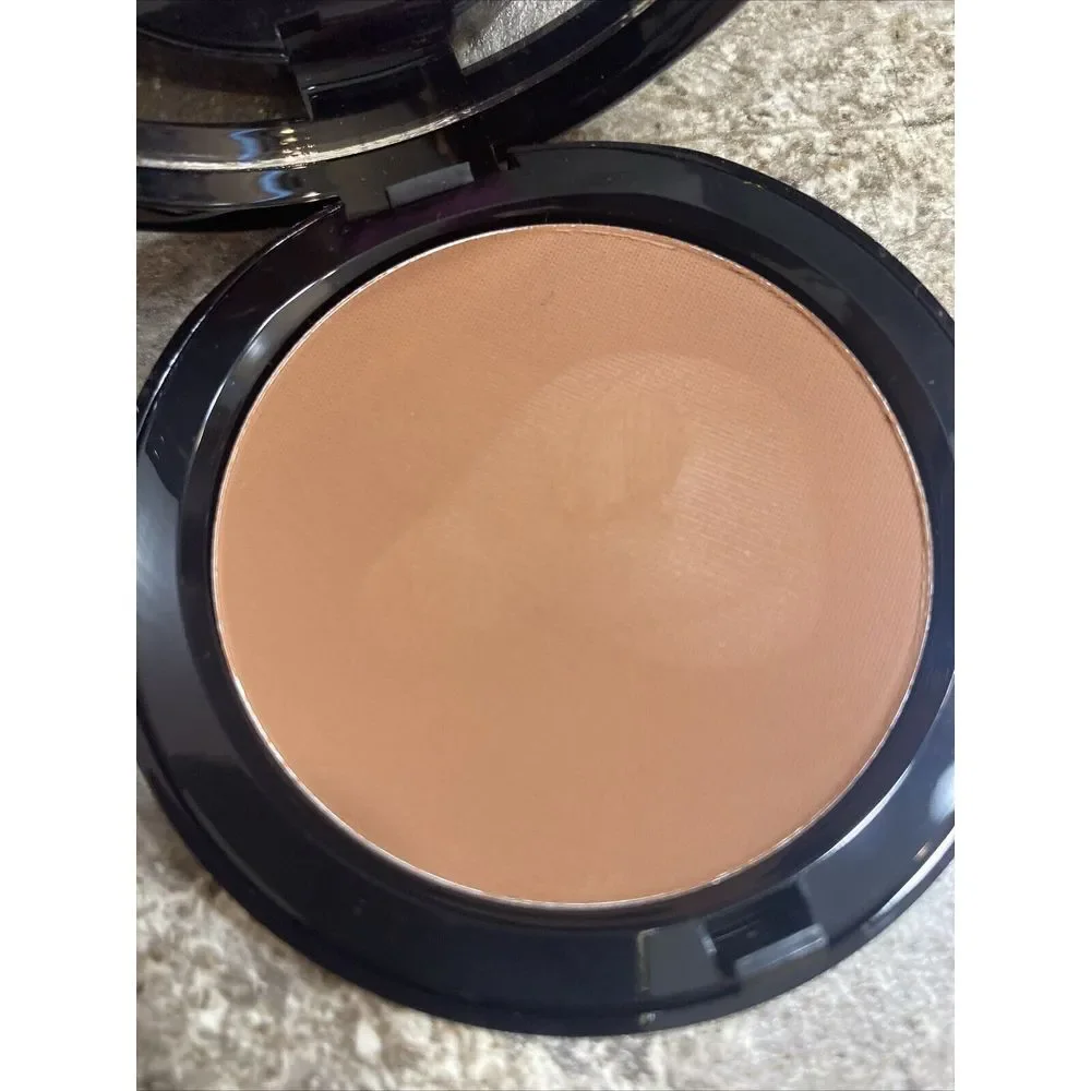 BOBBI BROWN Bronzing Powder - DEEP 0.28‎ oz 8 g (Read)